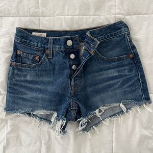 Levi’s Button Fly Denim Shorts W24
